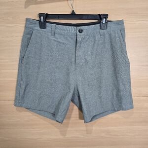 Vuori Men’s Aim Short Charcoal Gray Size 32 V368 Athletic Golf Flat Front